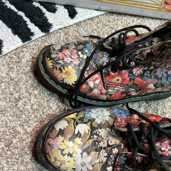 Dr. Martens Floral Patterned Combat Boots - Picture 4 of 8